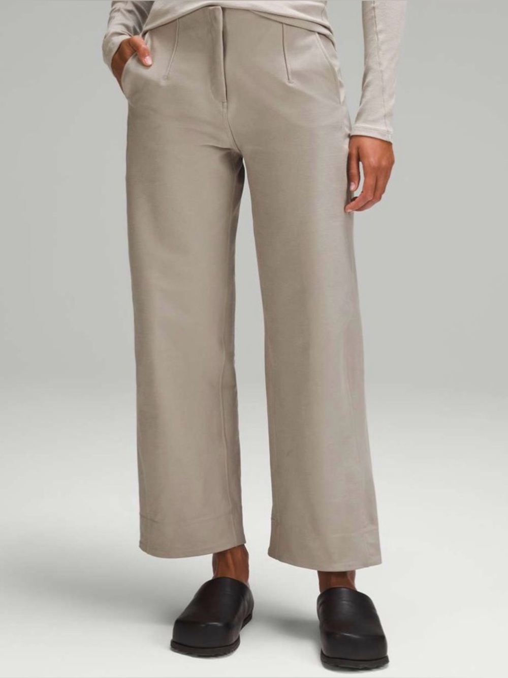 Lululemon Utilitech Relaxed Mid-Rise Trouser in Riverstone Size 8